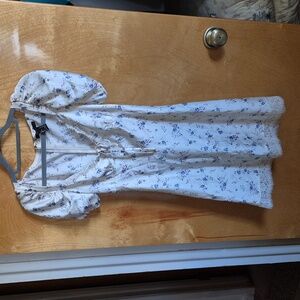 Forever 21 Sm. Floral satin dress